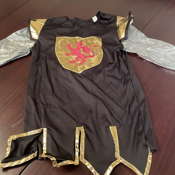 Boy’s knights/crusaders Halloween costume - Picture 3 of 10